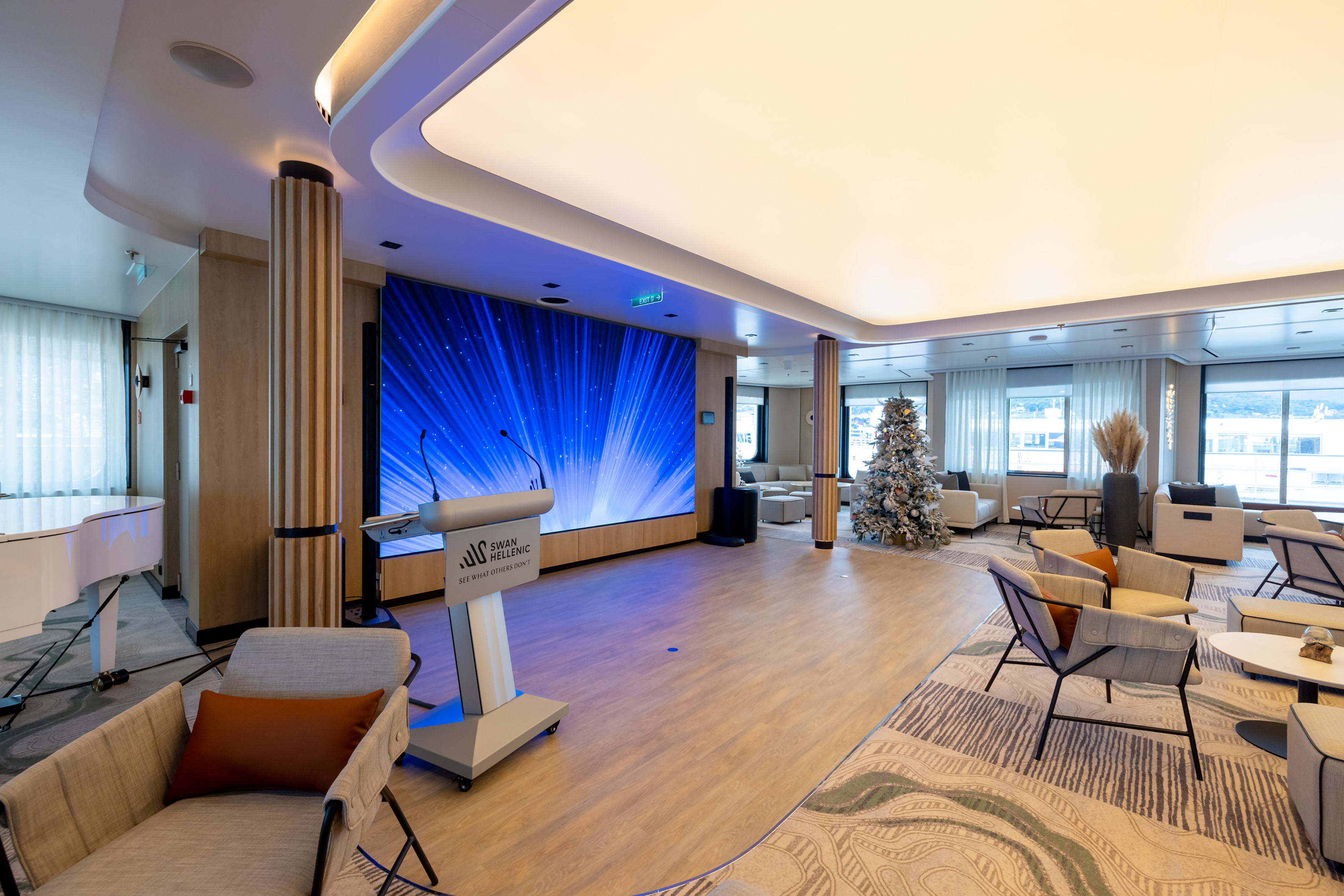 The Observation Lounge on SH Minerva